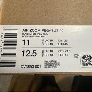 Nike Air Zoom Pegasus 40 - NWT - Sz 11